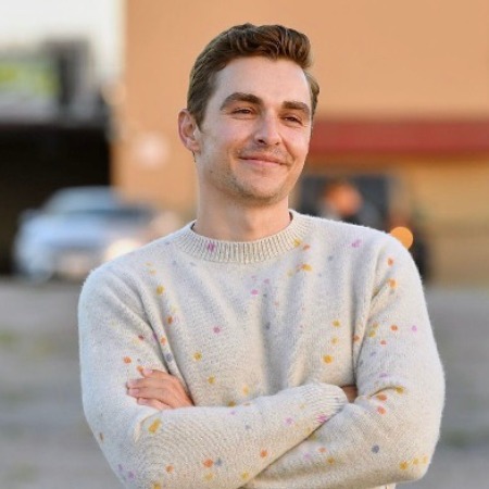 Dave Franco possesses a decent height of 5 feet 7 inches. 